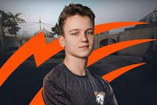 Uzi成为LPL历史出场最年长的ADC选手