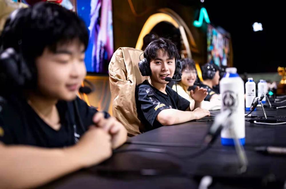 扑克规则背后的设计思路（扑克规则的设计逻辑解析）