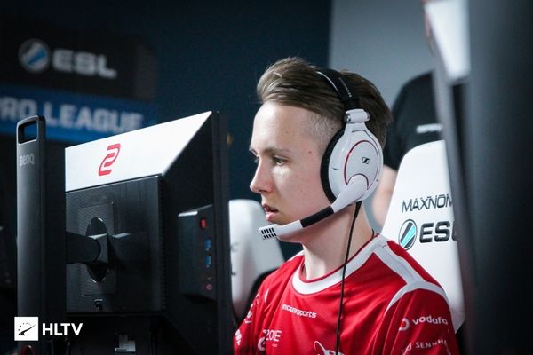 麻将高手怎么判断听牌（麻将高手如何判断是否已听牌）